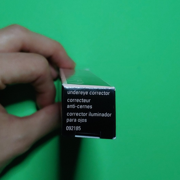 [mary kay] Undereye Corrector - Picture 4 of 4